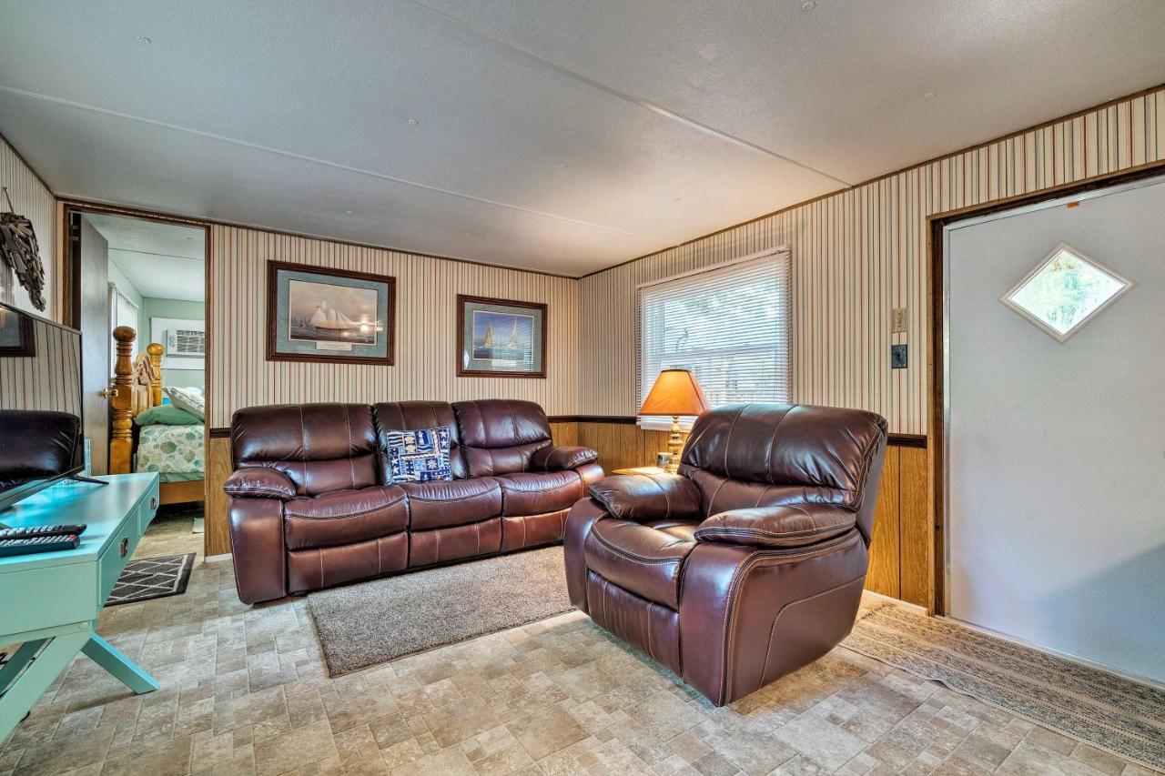 Cabin With Fire Pit, Walk To Steinhatchee River! Εξωτερικό φωτογραφία